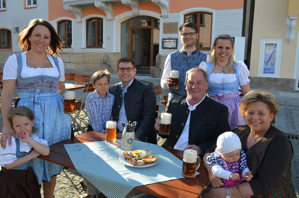 Gasthaus Schwan Riedenburg Exterior photo